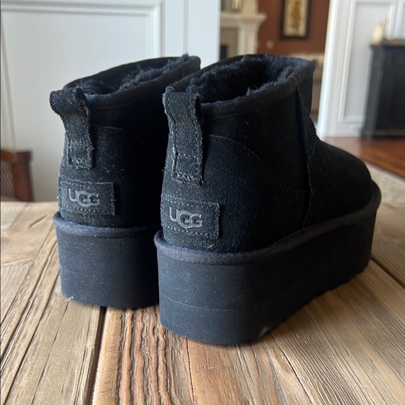 UGG Black Winter Platform Boots - Picture 2 of 4